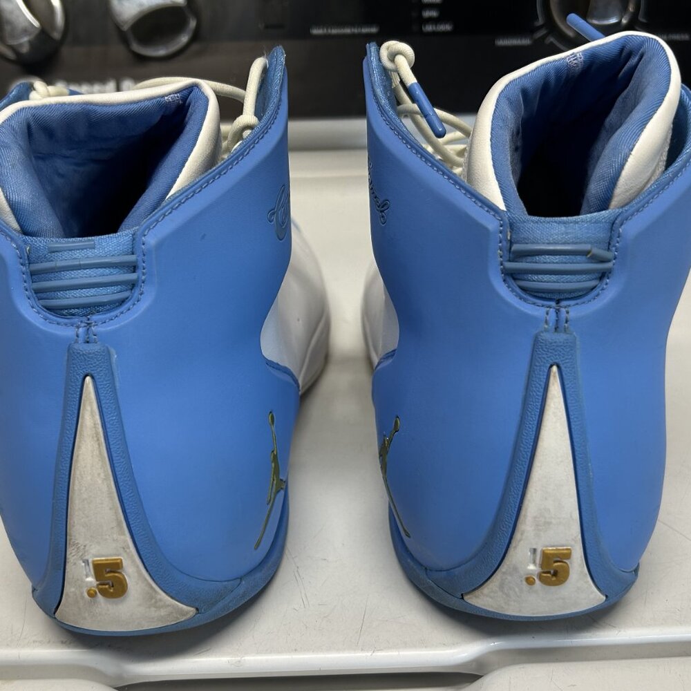 Air Jordan Carmelo - Picture 3 of 6